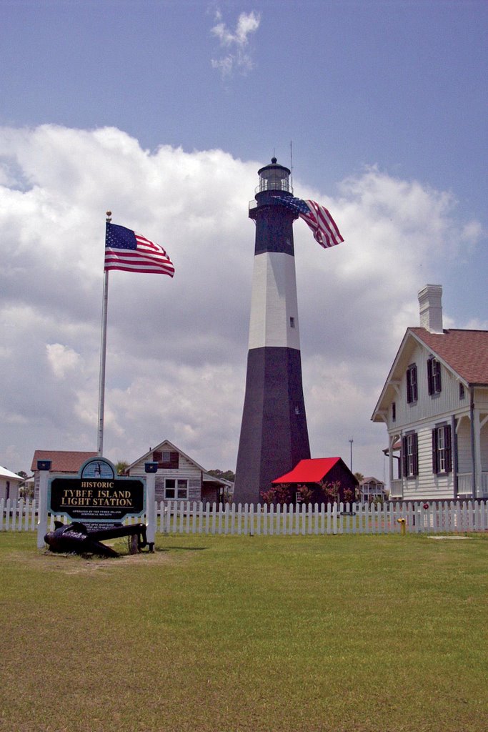 Tybee Island Lighthouse by laytham