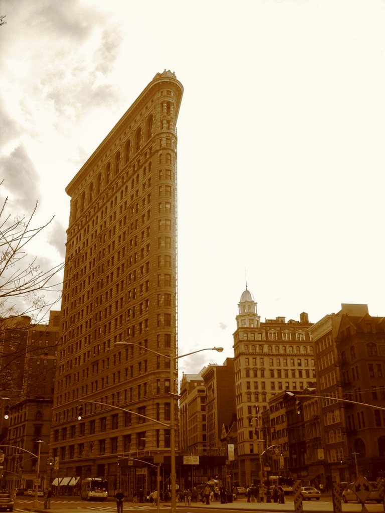 NYC Flatiron Building by David Nesnadny