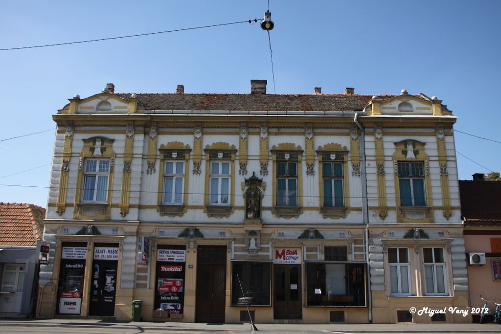 «Edificio» c / Županijska - Osijek - Croacia by Miguel Veny