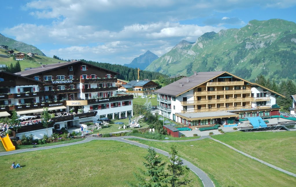 Hotel Sonnenburg in Oberlech by Qwesy