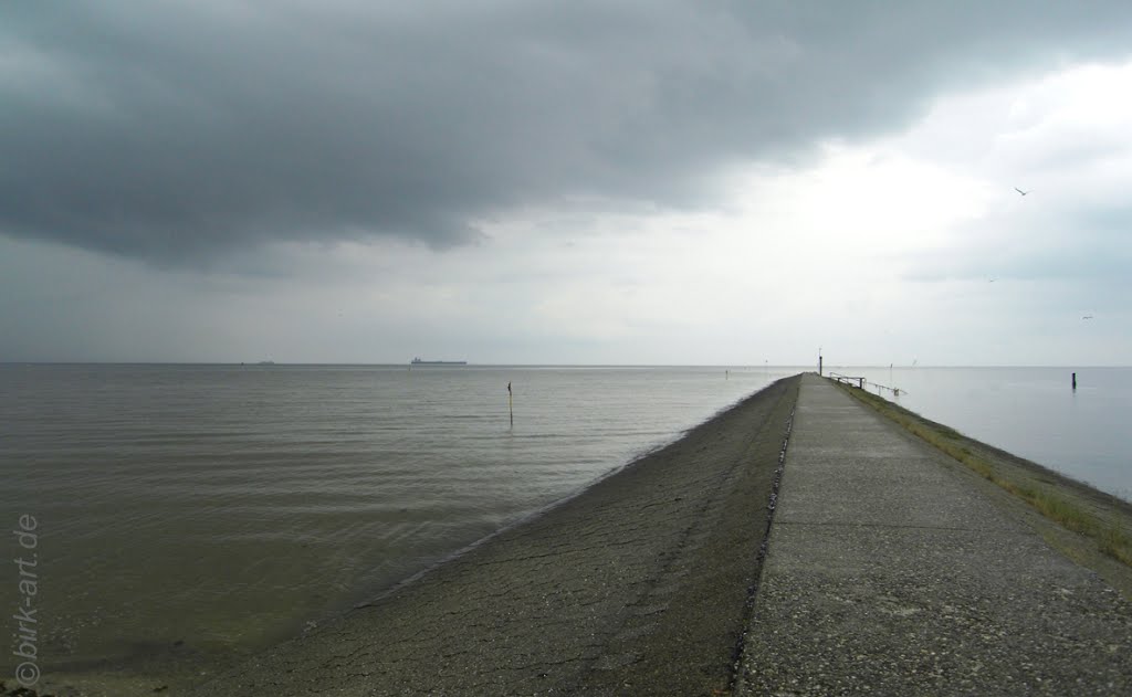 Harbor pier, Horumersiel, Germany by bastian birk