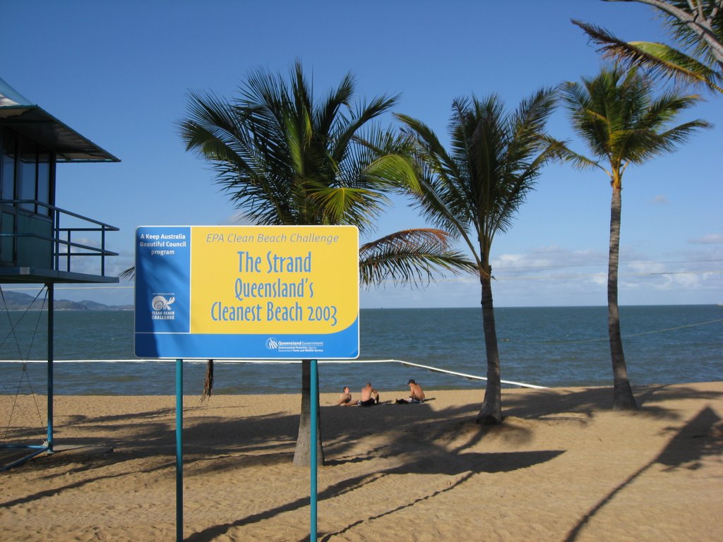 Townsville Beach by Peter Feller