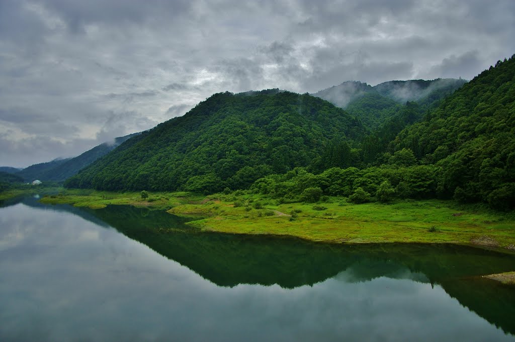 Mihoro Lake 御母衣湖 by Cozy Hasy