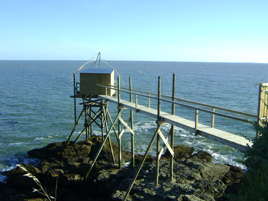 Pêcherie, Plage de la Birochère by Bernard Offmann