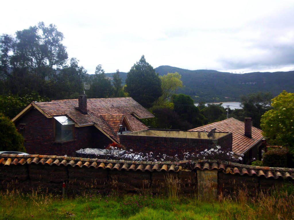 MIRANDO A LA REPRESA DE SAN RAFAEL by FABIO PRIETO &