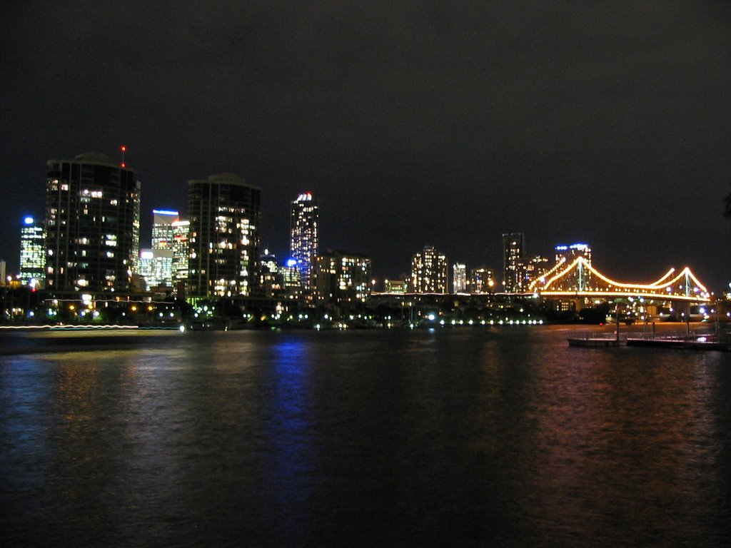 Story Bridge at night, New Farm, Brisbane by Leo Laps