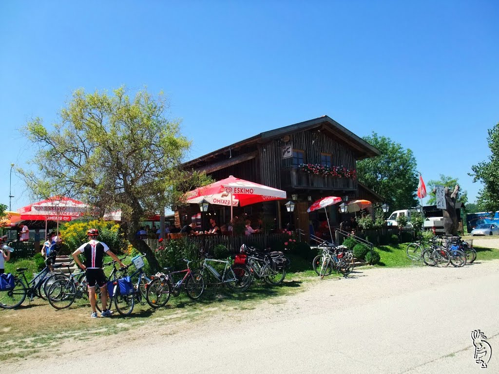 Bärndorferhütte by Roman M.