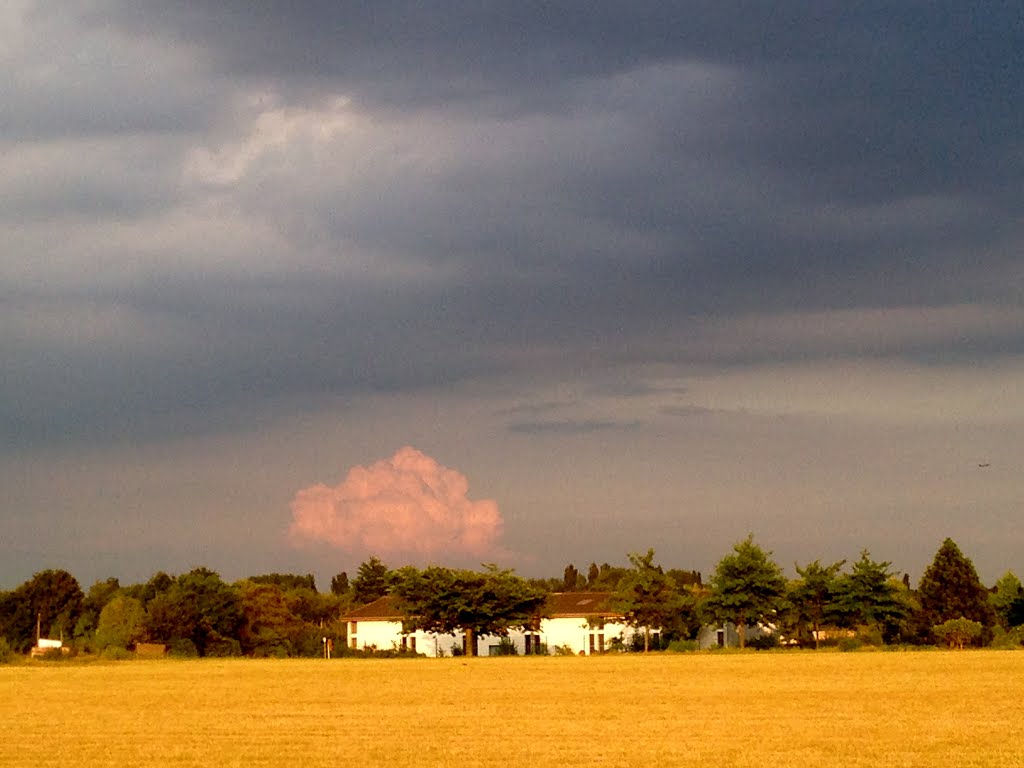 Die Wolken zieht sich ein in Flörsheim by julskie50