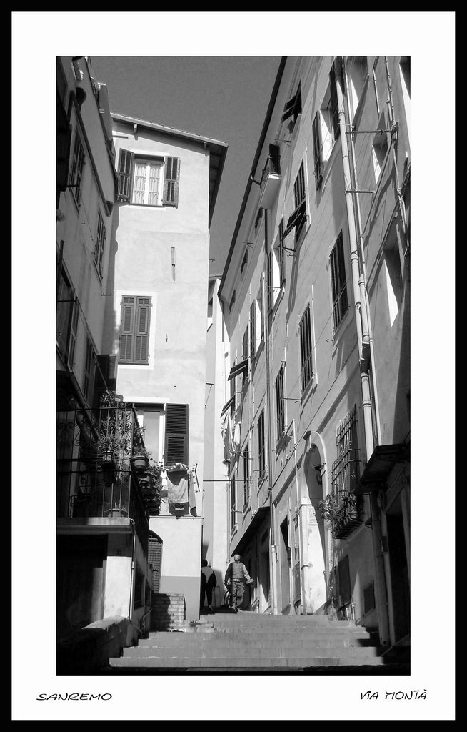 Sanremo, Città vecchia - Via Montà by emiliobonton