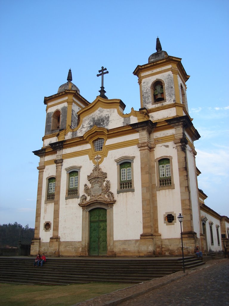 Estrada real - Igreja de São Francisco de Assis - 1763 - Catholic church by Paulo Henrique Matia…