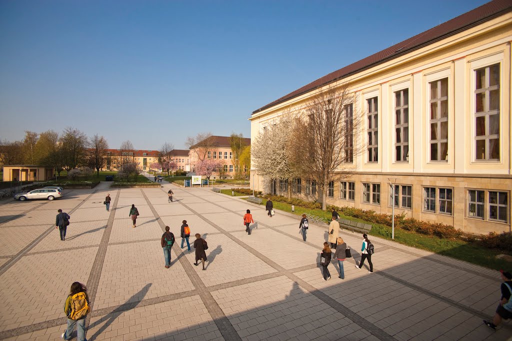 Haupteingang der Universität Erfurt by Universität Erfurt