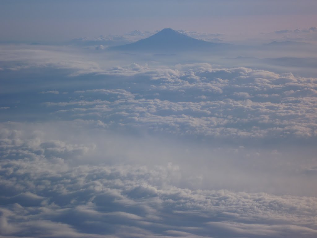 富士山 飛行機より / Fuji from the airplane by kowaie