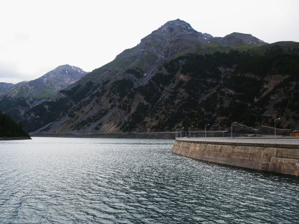 Svizzera/Livigno - diga sul lago del Gallo by Massimiliano Oppo