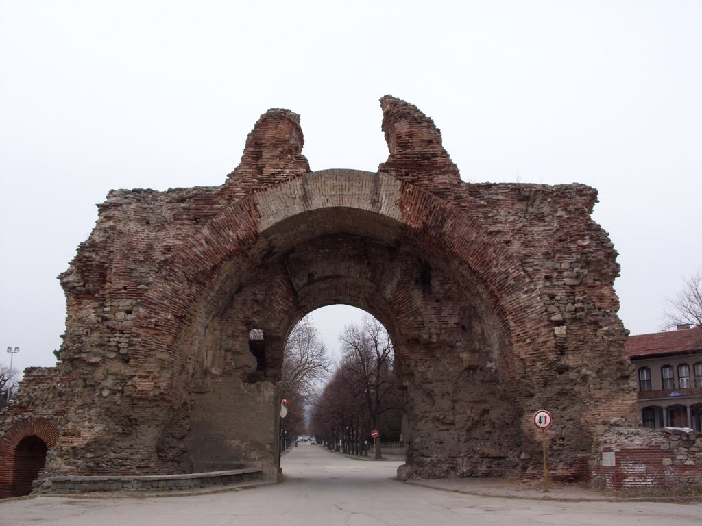 Bulgaria - Hisarya - Хисаря - Главната южна порта "Камилите" IV век by Aleks Popov