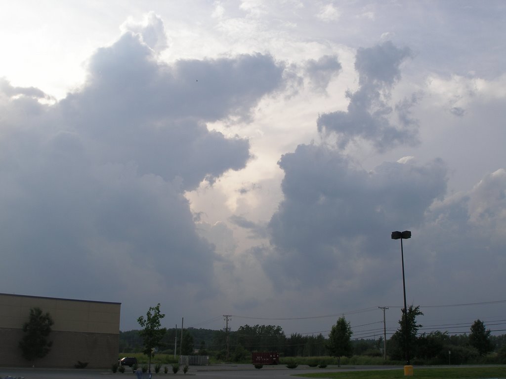 Nuages orageux à Mascouche by frank08