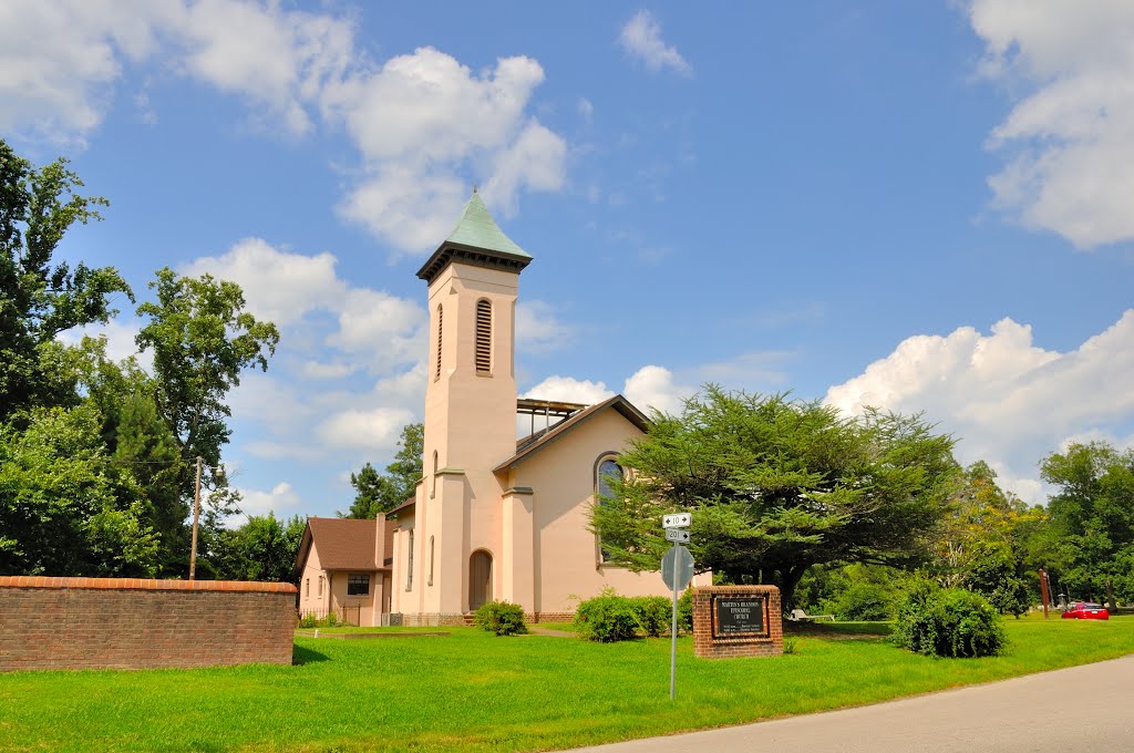 VIRGINIA: PRINCE GEORGE COUNTY: BRANDON: BURROWSVILLE: Martin's Brandon Episcopal Church (1855), 18706 James River Drive (S.R. 10 at intersection with S.R. 1201) by Douglas W. Reynolds, Jr.