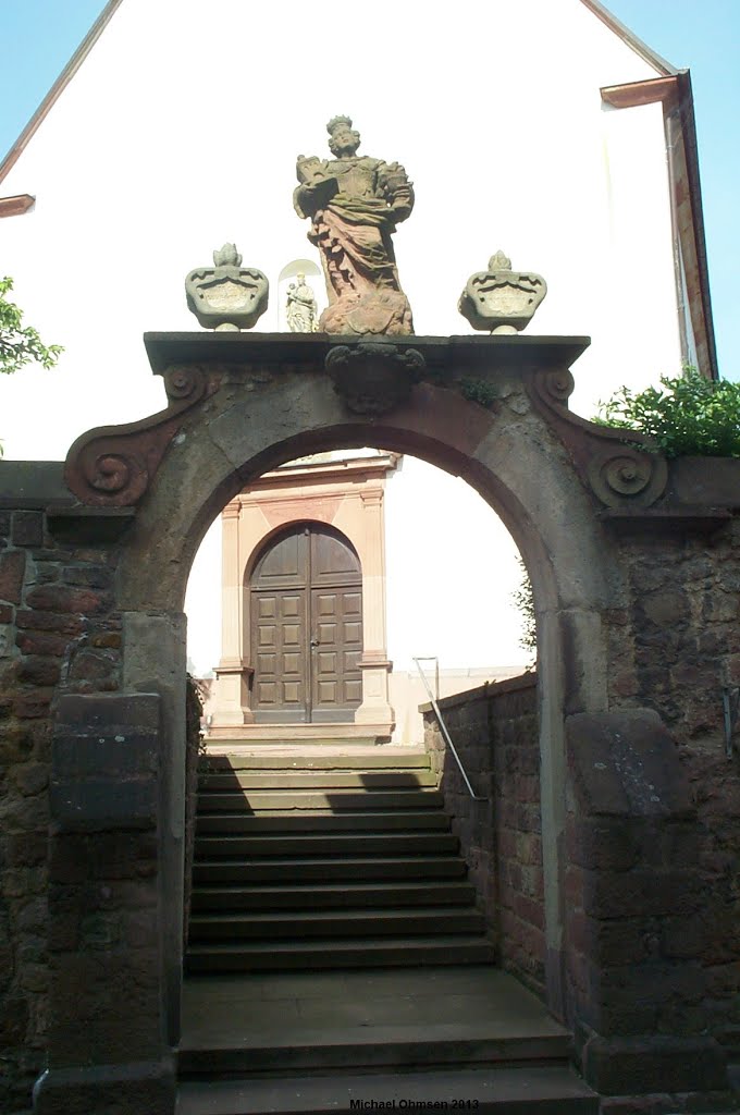 Westportal von St. Barbara in Hainfeld by Michael Ohmsen