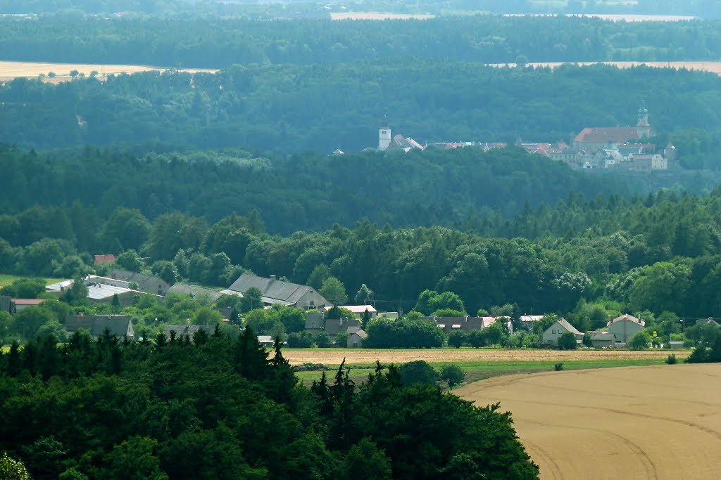 Nad obcí Sendraž-pohled na Nové Město nad Metují-ČESKÁ REPUBLIKA-2013 by ROSTAMDALILA