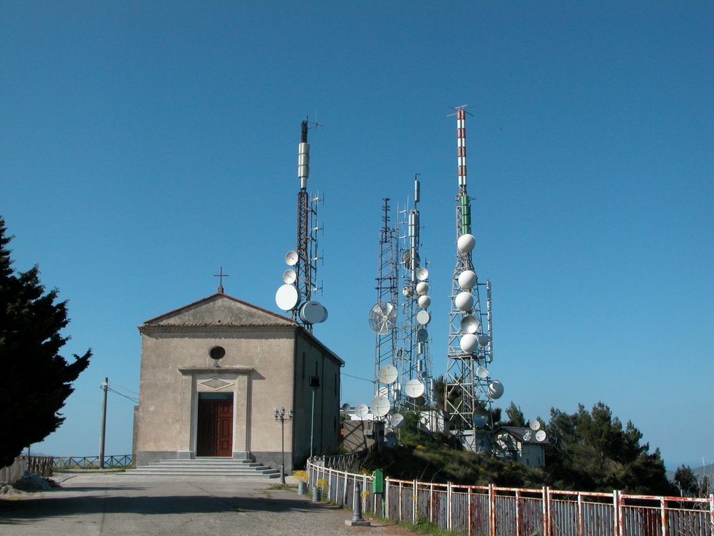 San Michele arcangelo e le antenne by LTW.it