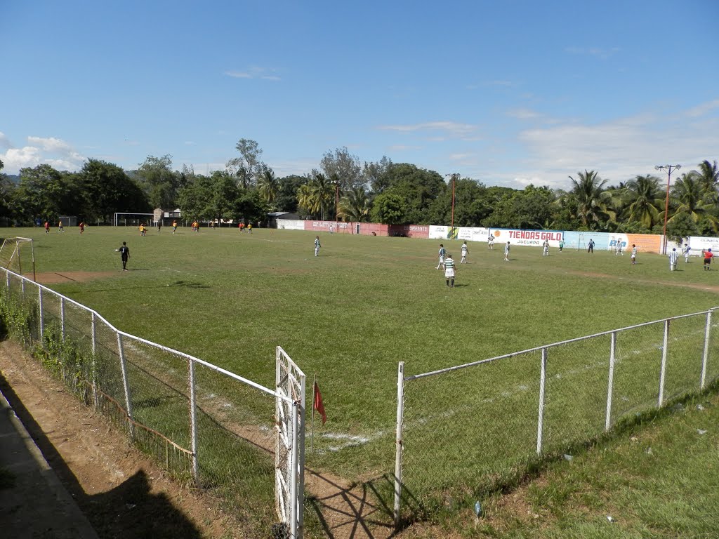 Vista de la cancha del Estadio Municipal de Jucuapa by JMRAFFi