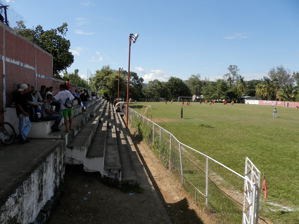 Estadio municipal de Jucuapa capacidad de 3 mil espectadores by JMRAFFi