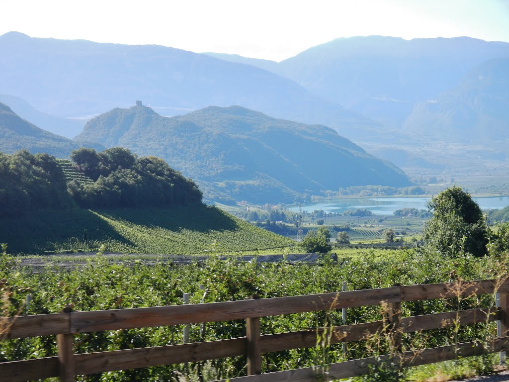 Etschtal, Valle dell'Adige, Val d'Adige mit Blick auf Kalterer See by Qwesy