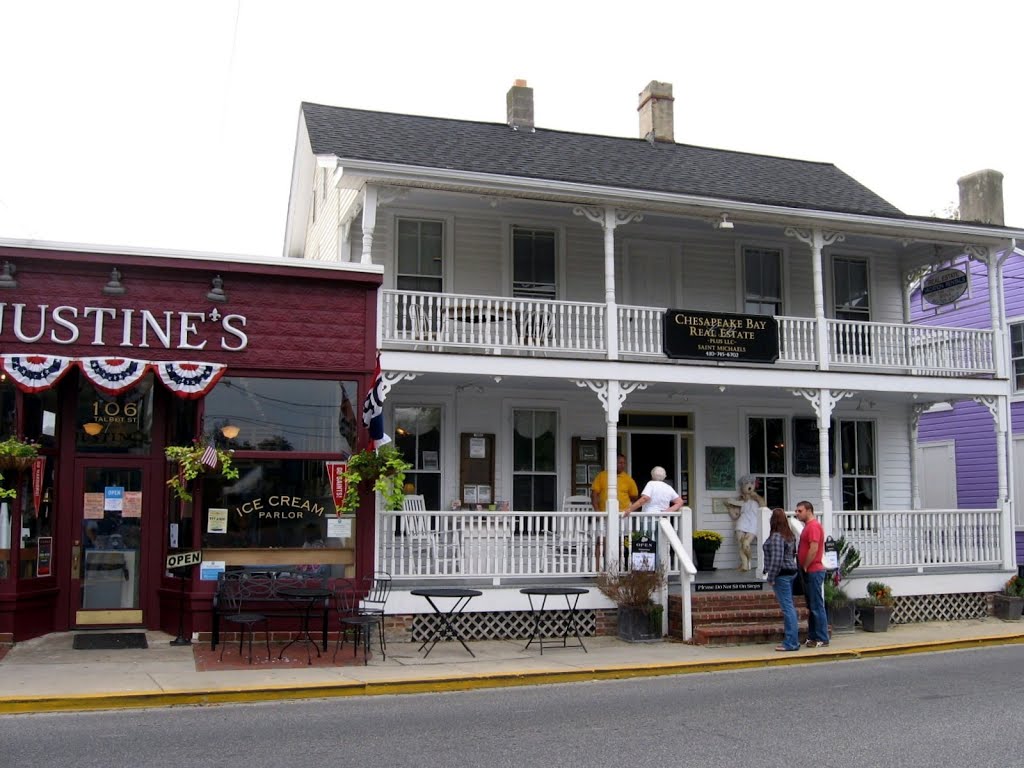 Ice cream parlor and real estate on S. Talbot (main) street by JSnj57