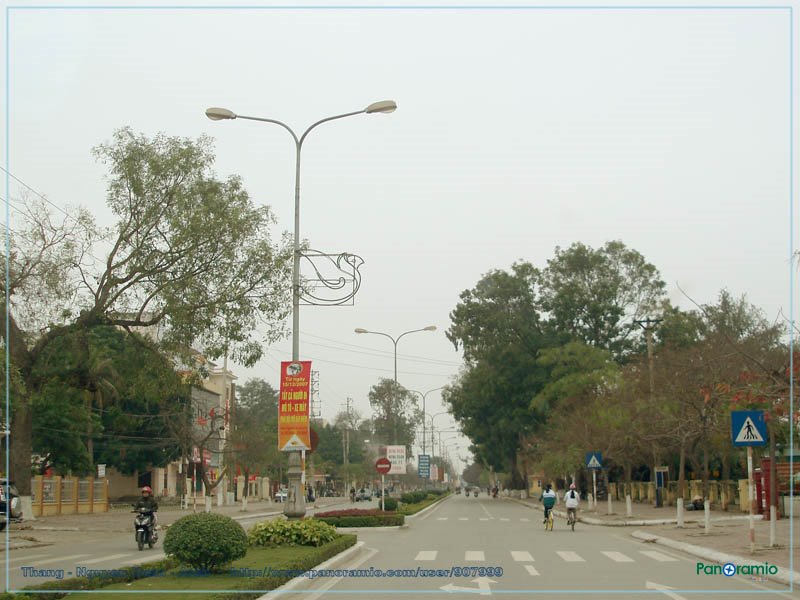 Đường - Hồng Quang - Street by Vietnam - Paracels