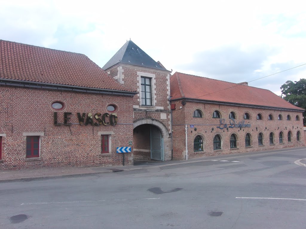 La Distillerie, Rue de Fouquières, Gosnay, France by Pierre-André Leclercq