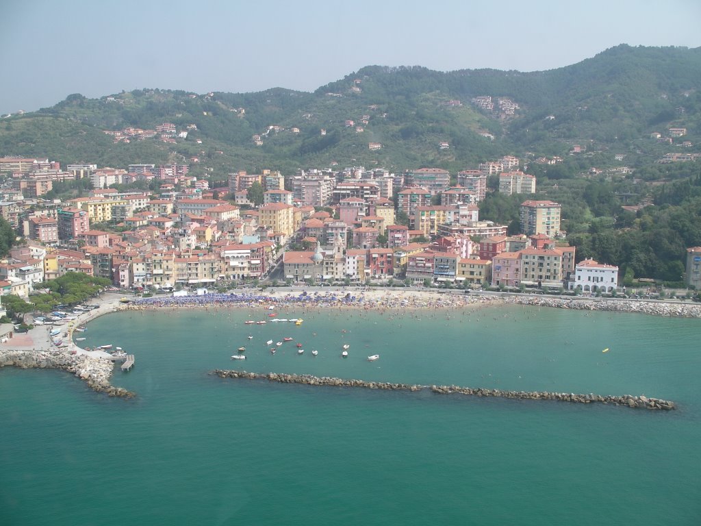 Monterosso al Mare by silversvs