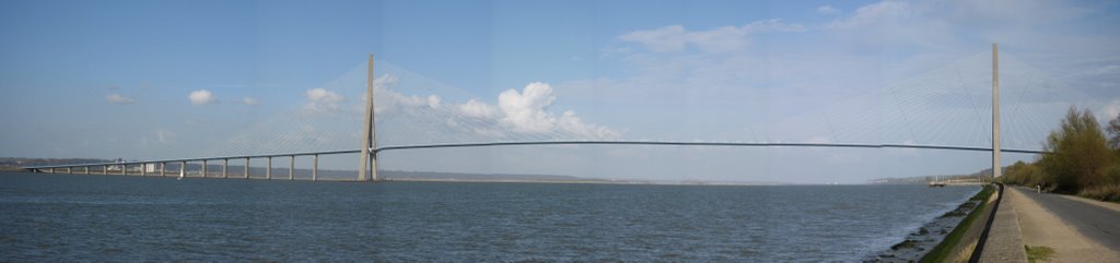 Le Pont De Normandie by gouti74