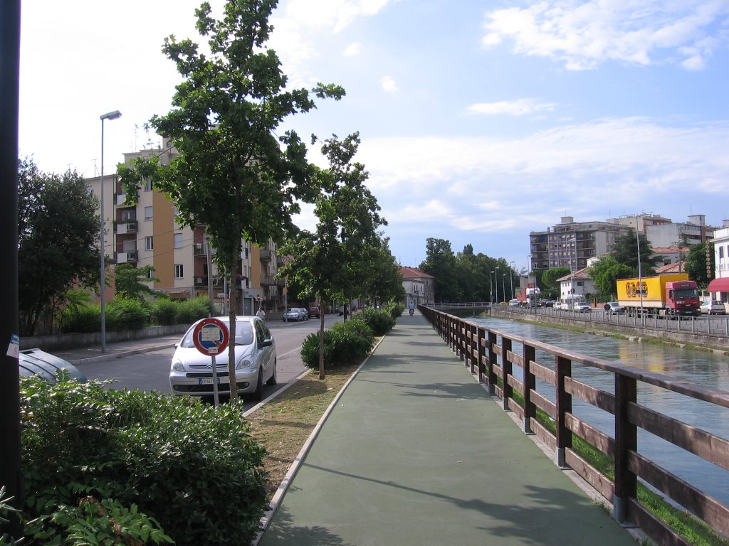 Monfalcone - pista ciclabile by Tadej Tomc