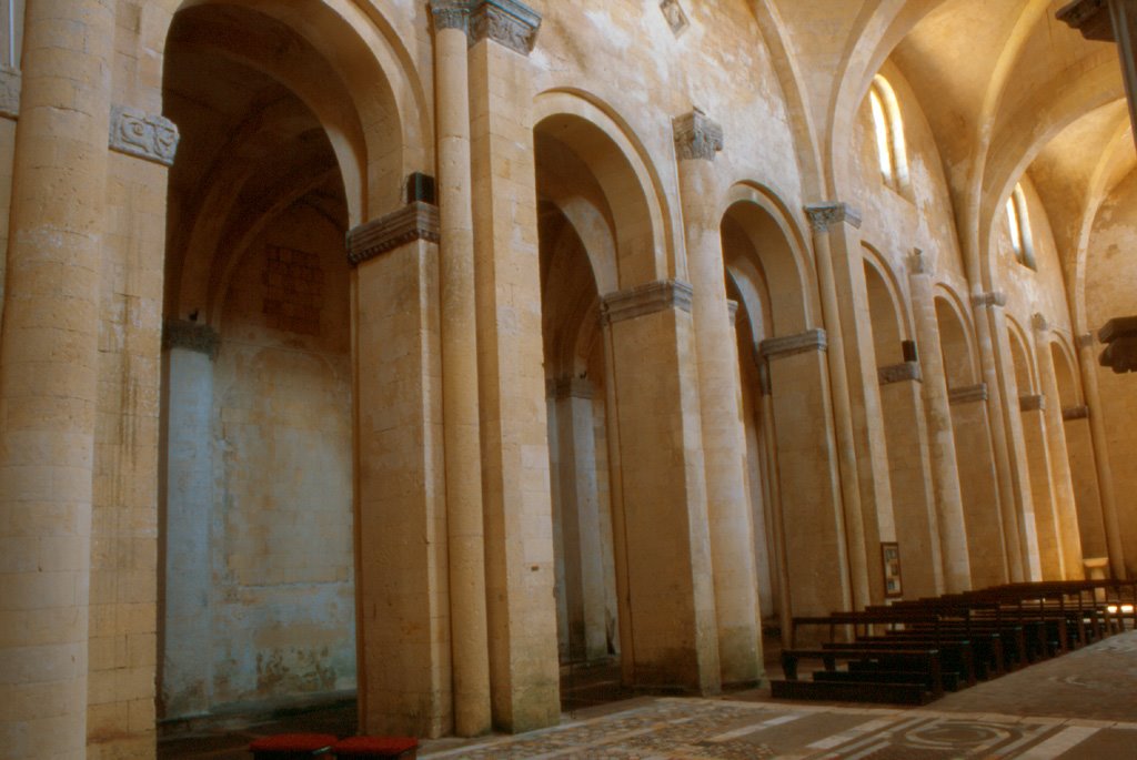 Interno di Santa Maria in Castello, Tarquinia by Alessandro Paccagnin…