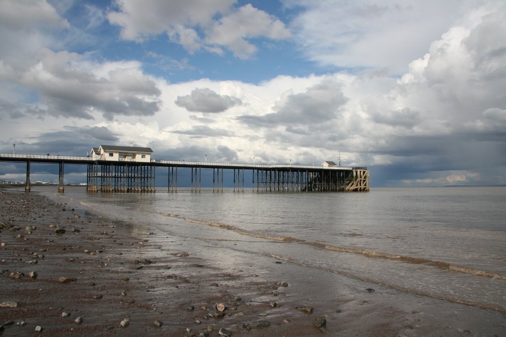 Penarth Pier by DavidGethyn-Jones