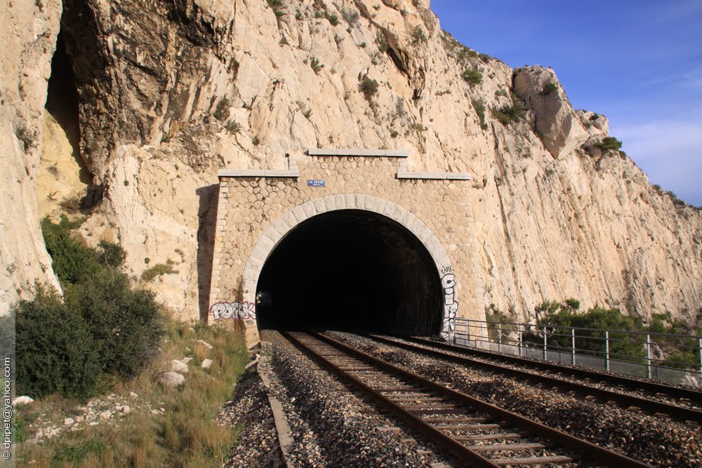 Le tunnel de la Vesse by Domoramio