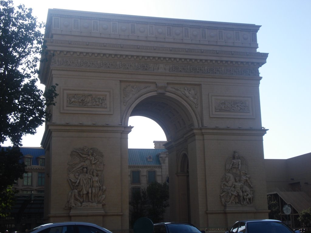 Arch De Triomphe, Paris hotel by Mushu27