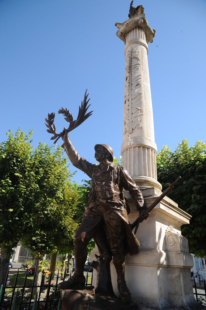 Monument aux morts Saint-Michel-en-l'Herm by Dominique Salé