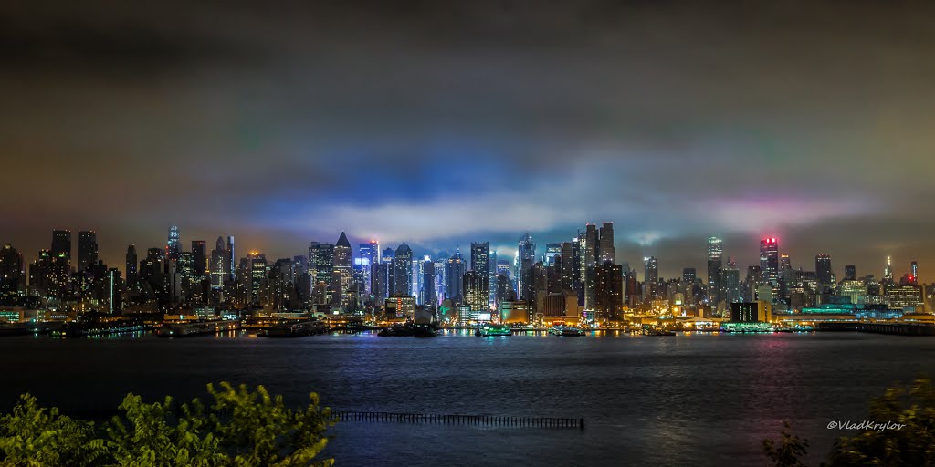 Big Apple at night. by VLAD KRYLOV