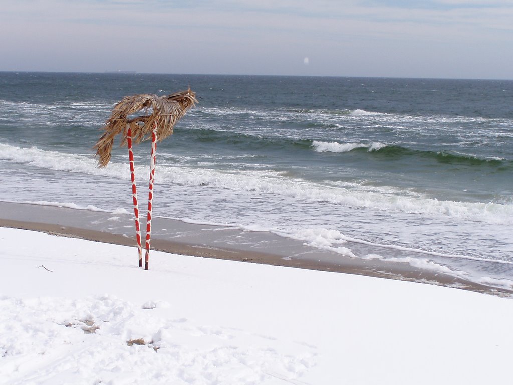 Winter beach / Зимний пляж by Yulia Gerasimova