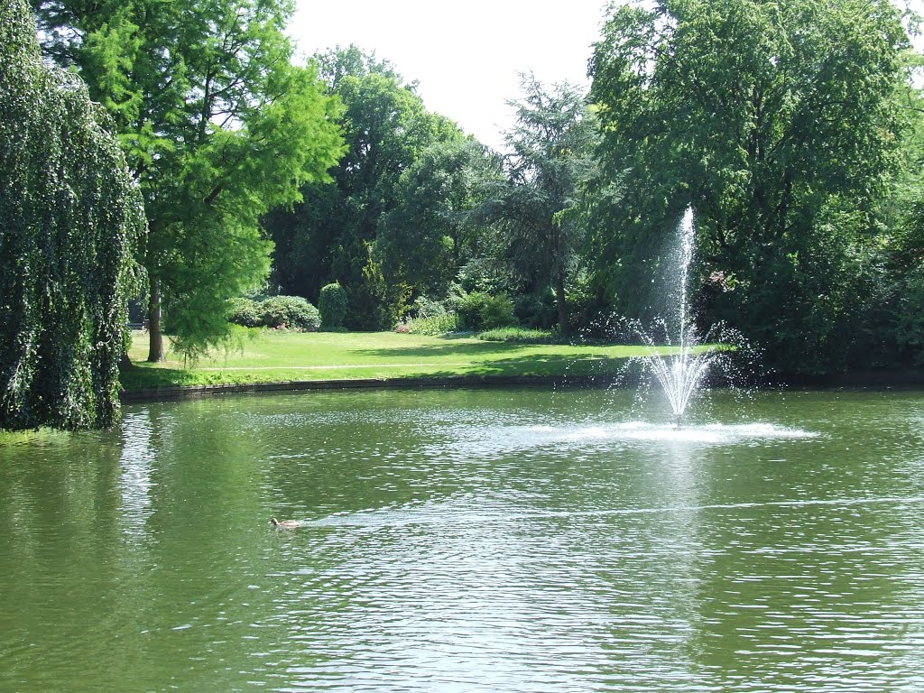 Fontein,vijver, in het Boetzelaarpark by Moon71