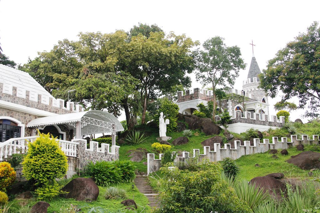 Monasterio De Tarlac by Manolito O. Mesina