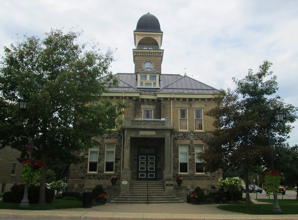 WALKERTON - former Town Hall (Victoria Jubilee Hall) by stabins