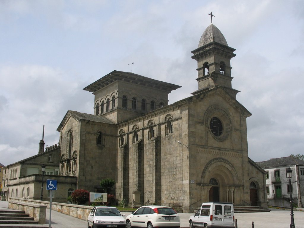 Iglesia de Guitiriz by Juan Antonio Oliveir…