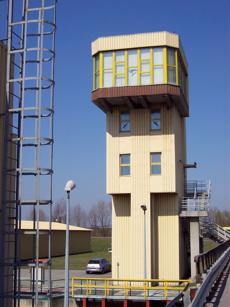 Lock Dwory, Wisla river, Poland by Koos Fernhout