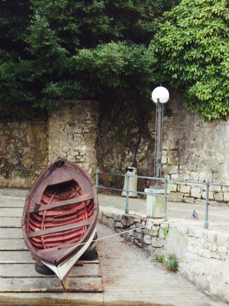 Stara barka; Old boat by Marcel Mlinarić - CROATIA