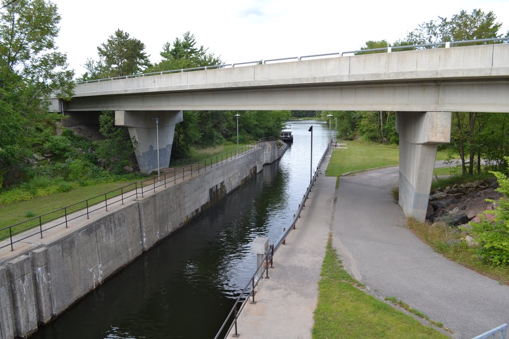 Ontario - Burleigh Falls - Lock 28 by Jamie Cane