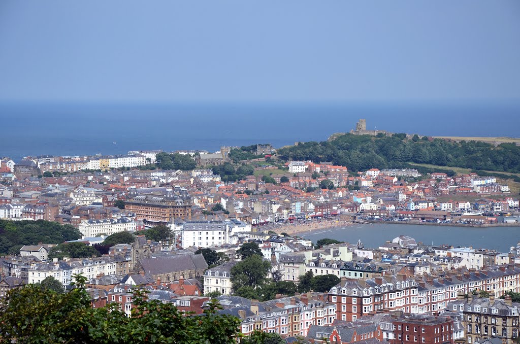 South Bay and Scarborough Castle. by tu.andy