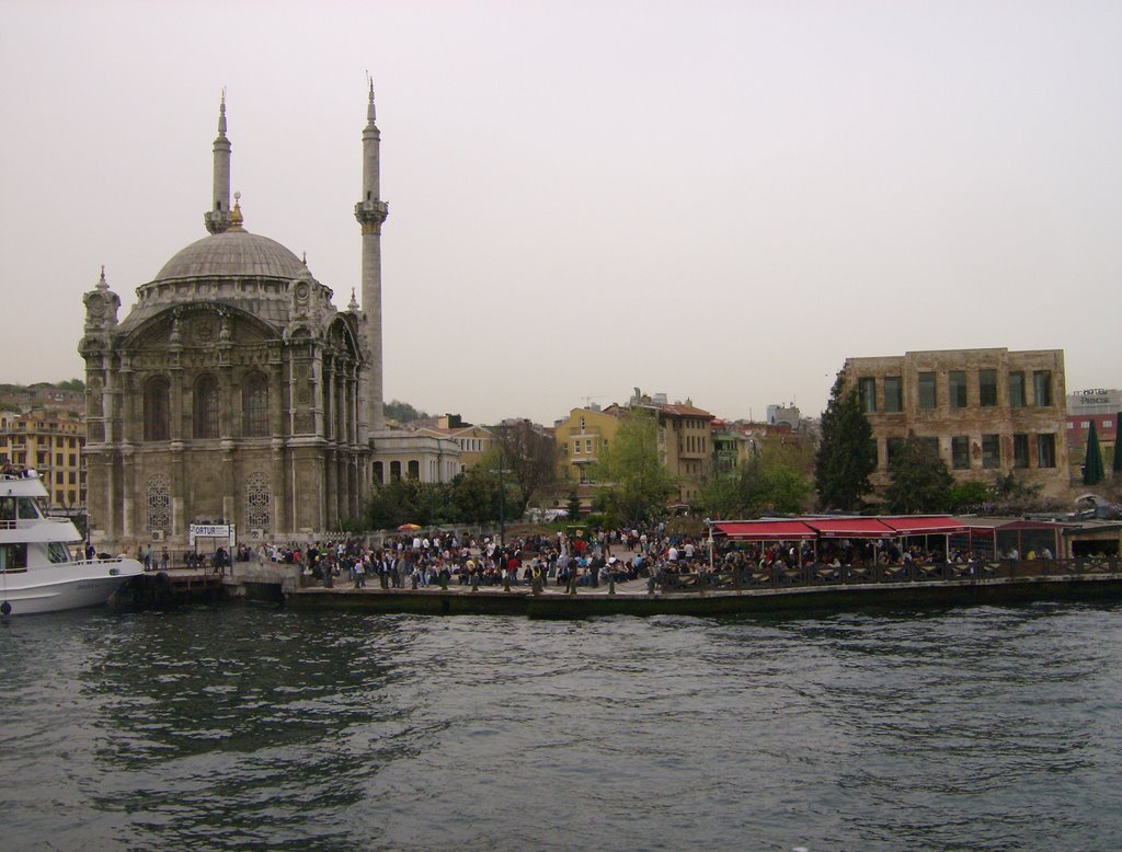 Ortaköy by Bahattin Gülşen