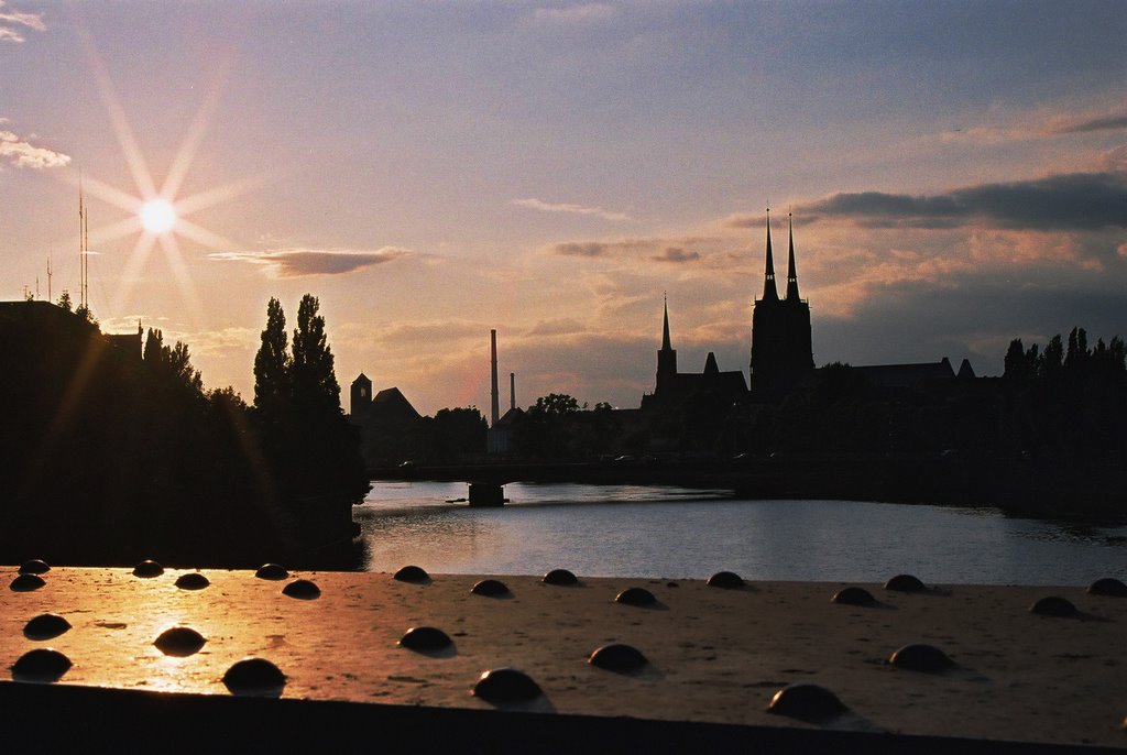 VIEW FROM MOST GRUNWALDZKI by politanus