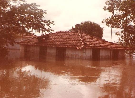 Residencia do Caseiro Rancho S Pedro - Barra Bonita - SP. by Leonélio Cichetto